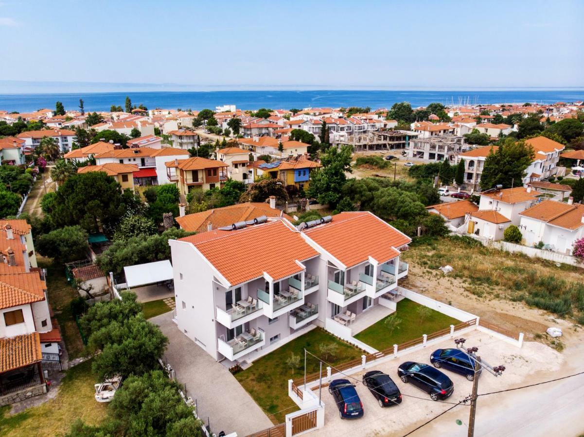 The Papoutsakis Apartments Nikiti  Exterior photo