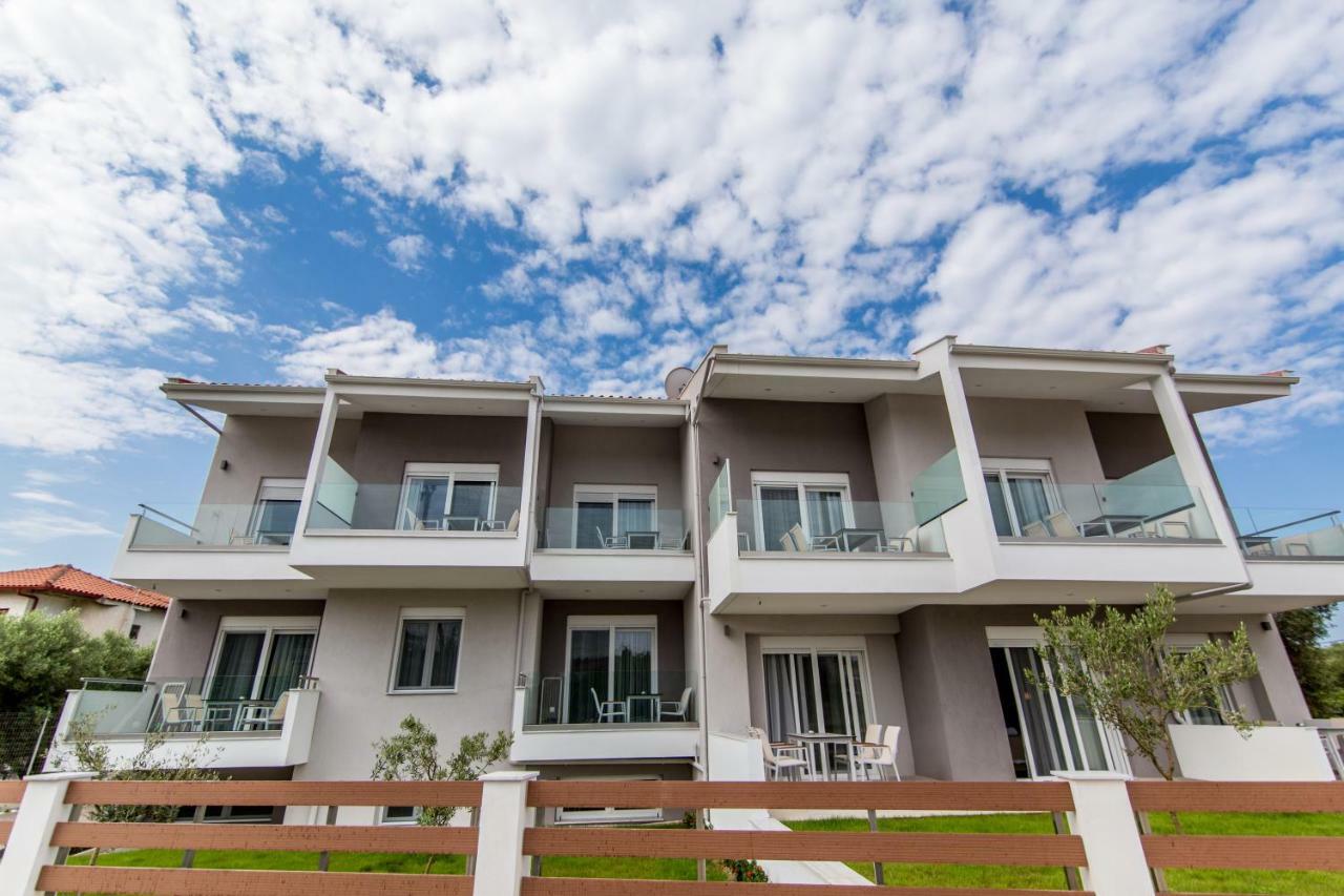 The Papoutsakis Apartments Nikiti  Exterior photo