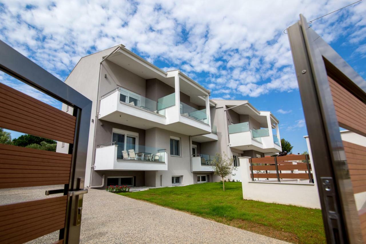 The Papoutsakis Apartments Nikiti  Exterior photo